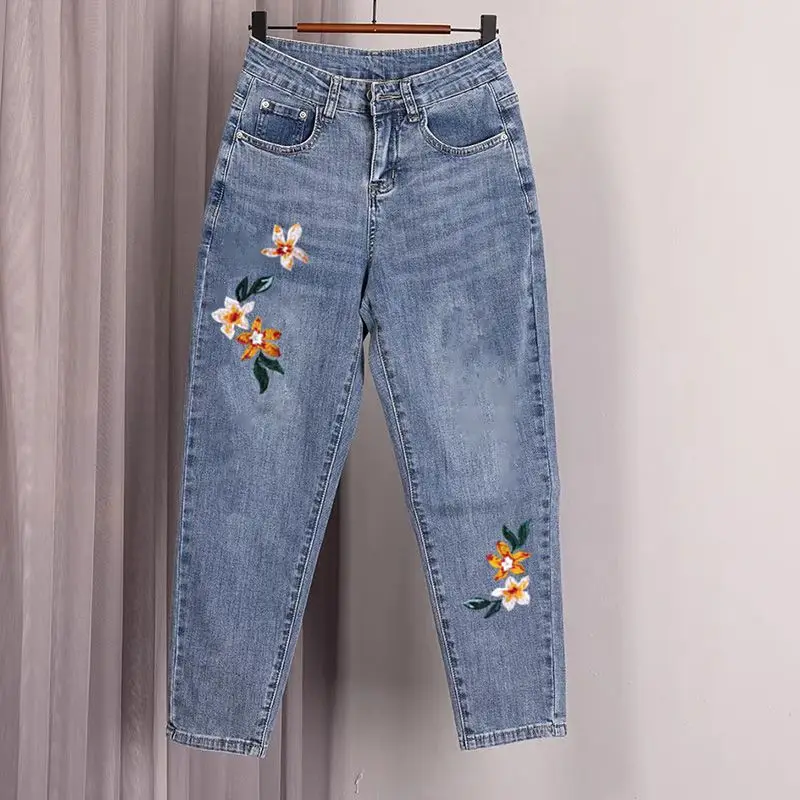 2026 New Embroidered Jeans Women High Waist Harem Pants Summer Loose Fit Denim Trousers Streetwear
2026 New Embroidered Jeans Women High Waist Harem Pants Summer Loose Fit Denim Trousers Streetwear