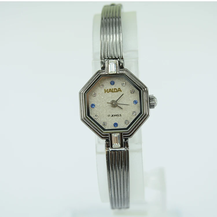 Shanghai Haida women's watches, tungsten steel fashion women's watches, mechanical watches, black classics
Shanghai Haida women's watches, tungsten steel fashion women's watches, mechanical watches, black classics