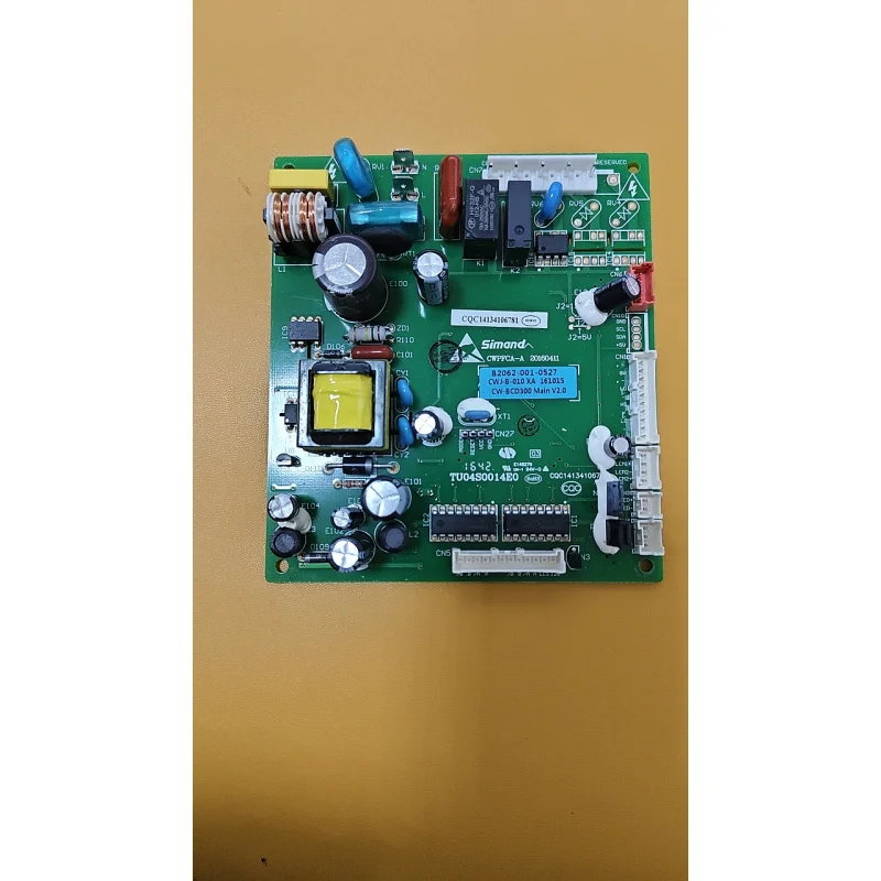 Подходит для холодильника Skyworth B2062-001-0527, материнская плата B2026-006-0391, компьютерная плата управления
Подходит для холодильника Skyworth B2062-001-0527, материнская плата B2026-006-0391, компьютерная плата управления