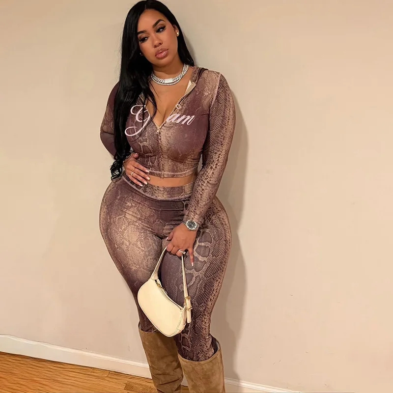 Serpentine Letter Print Women Tracksuits Casual 2 Piece Set Long Sleeve Zip-up Hooded Sweatshirts Crop Tops + Flare Pants Suits
Serpentine Letter Print Women Tracksuits Casual 2 Piece Set Long Sleeve Zip-up Hooded Sweatshirts Crop Tops + Flare Pants Suits