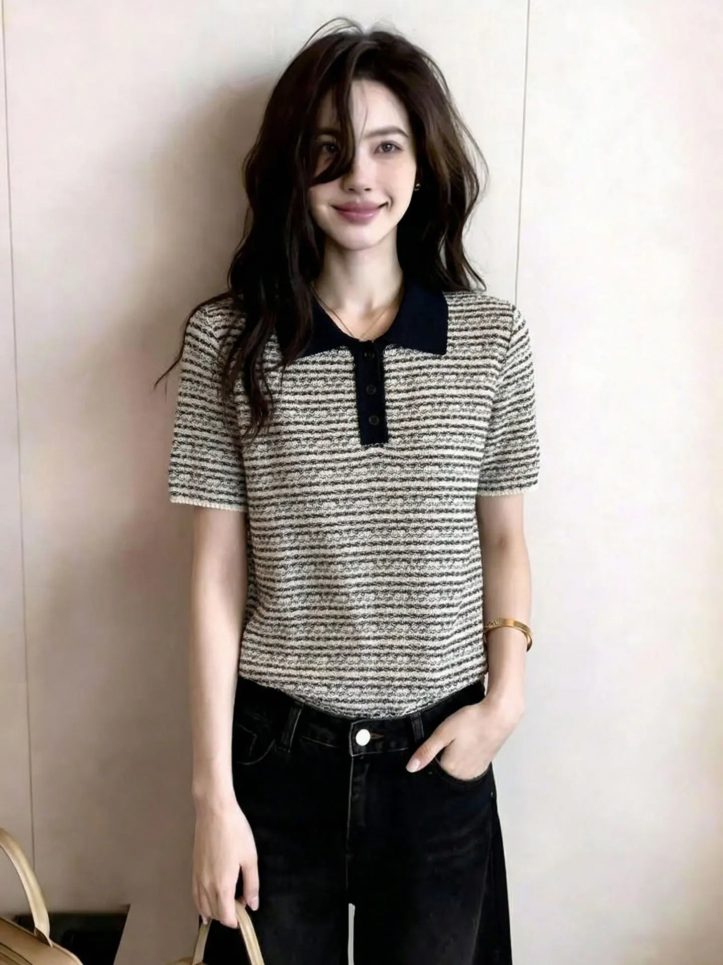 Retro Contrast Color Stripe Collared Short Sleeve T-Shirt Comfortable Fashionable Summer 2026 Women's Premium Feeling Top
Retro Contrast Color Stripe Collared Short Sleeve T-Shirt Comfortable Fashionable Summer 2026 Women's Premium Feeling Top