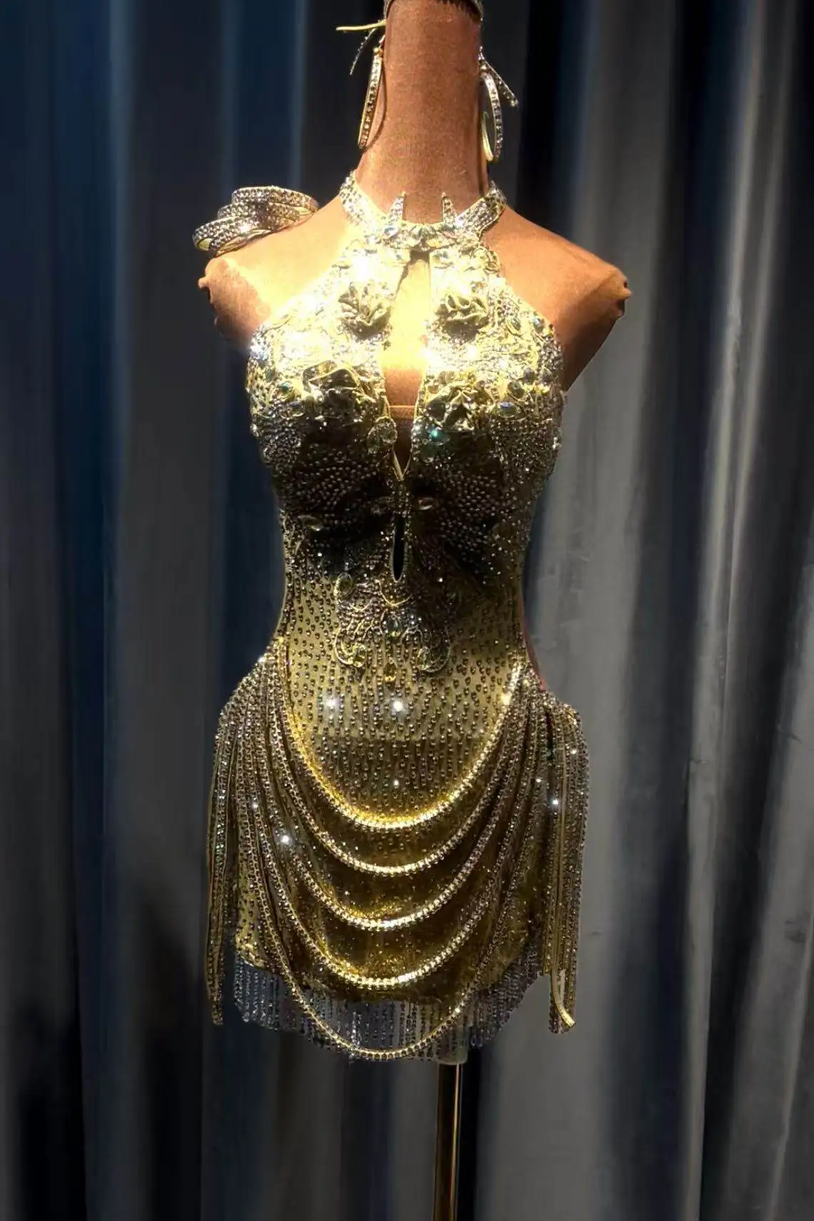 Latin Dance Adult Children'S Dress AB Stone High-End Custom Supreme Gold One-Piece Hollow Precisely Tango Women'S Clothing
Latin Dance Adult Children'S Dress AB Stone High-End Custom Supreme Gold One-Piece Hollow Precisely Tango Women'S Clothing
