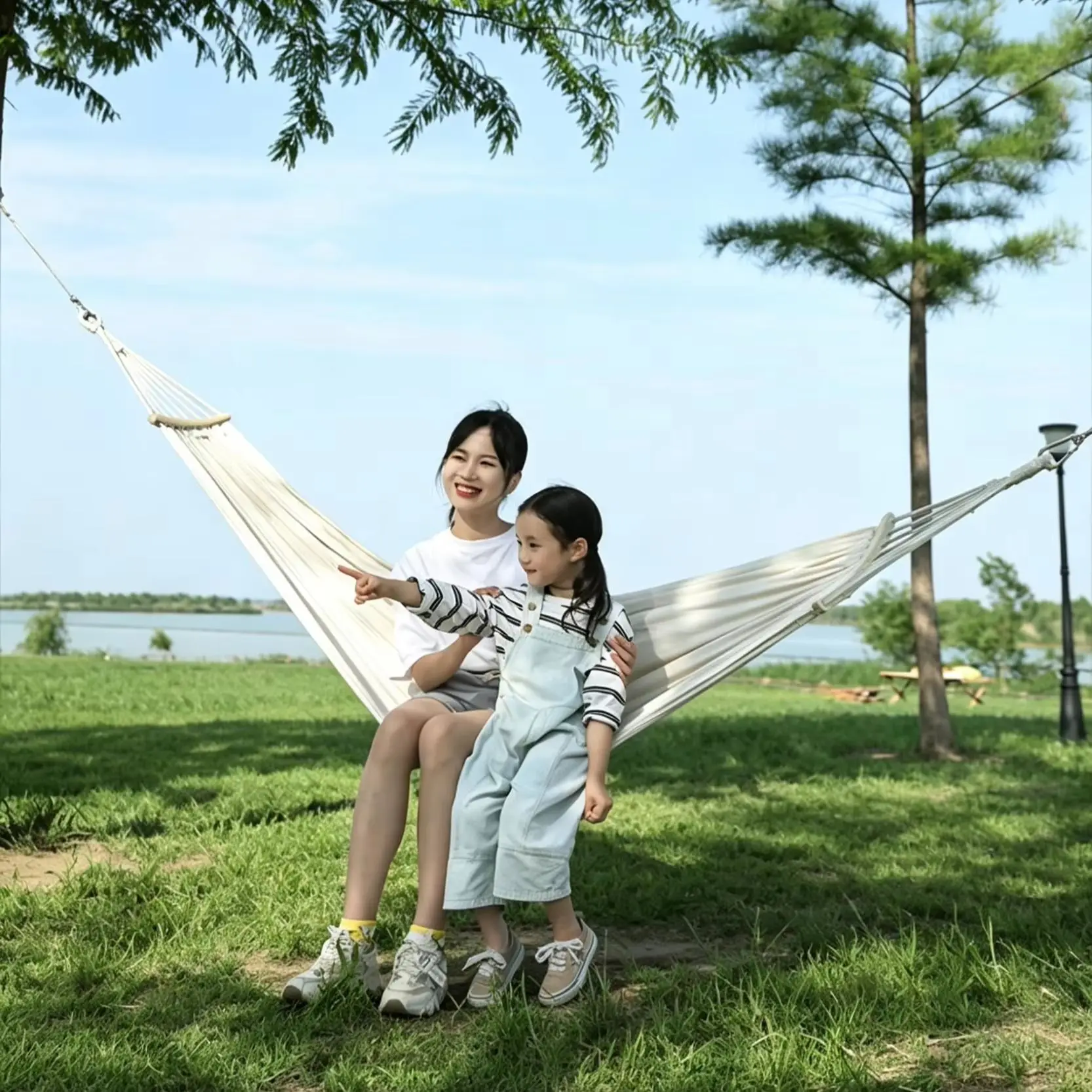 Single Hammock 190×80cm, Reinforced Anti-Tip Design, 440 lbs Max Load
Single Hammock 190×80cm, Reinforced Anti-Tip Design, 440 lbs Max Load
