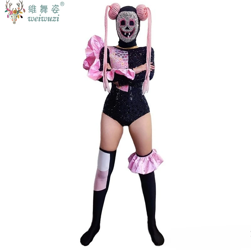 Хэллоуин костюм розовый черный страз эластичный трикотаж преувеличенный головной убор карнавальная вечеринка клуб ночной клуб сценическое представление причудливая одежда крутой черный порошок ивовые гвозди комбинезон
Хэллоуин костюм розовый черный страз эластичный трикотаж преувеличенный головной убор карнавальная вечеринка клуб ночной клуб сценическое представление причудливая одежда крутой черный порошок ивовые гвозди комбинезон