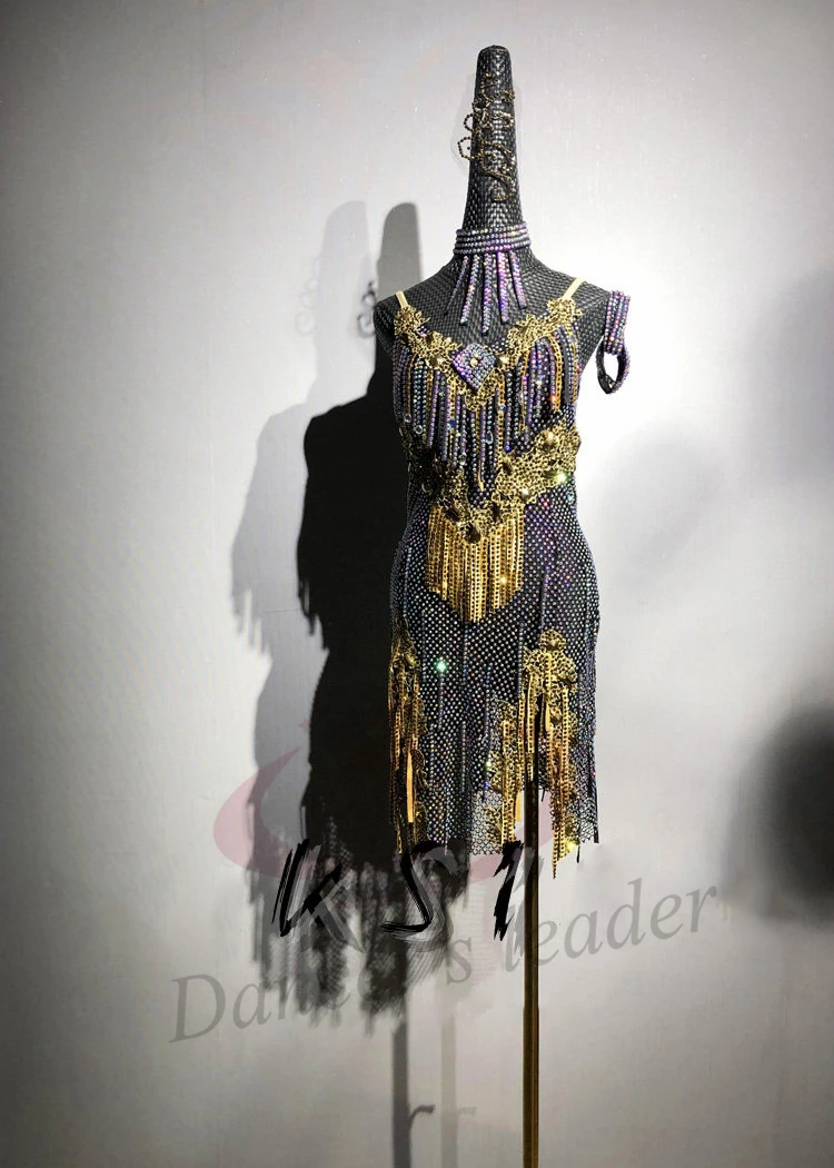 Latin Dance AB Stone Female Adult Children High end Customized Mesh Diamond Flower Dress Black Pool Samba Performance Dress
Latin Dance AB Stone Female Adult Children High end Customized Mesh Diamond Flower Dress Black Pool Samba Performance Dress