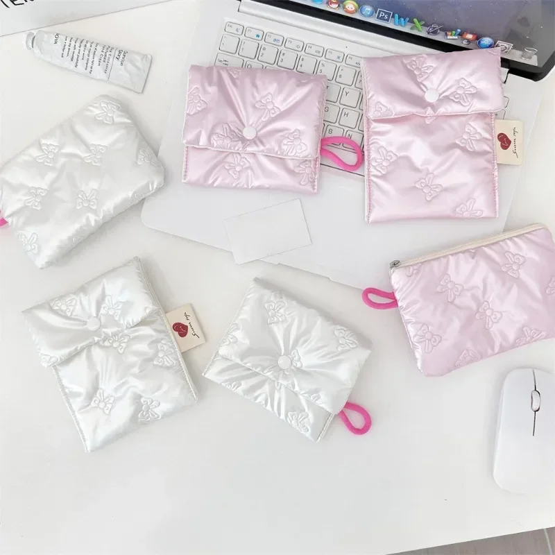 1pcs Womens Makeup Bag Small Pink Bow Makeup Lipstick Bag Cute Cosmetic Bags Coin Purse Commuter Clutch Ins Style Make up bag
1pcs Womens Makeup Bag Small Pink Bow Makeup Lipstick Bag Cute Cosmetic Bags Coin Purse Commuter Clutch Ins Style Make up bag