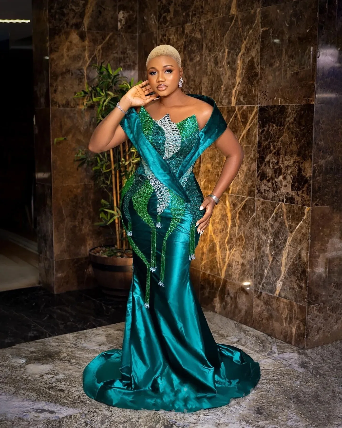 Rhinestones Satin Beaded Evening Formal Party Second Reception Birthday Gowns Dress For Spec Aso Ebi Green Mermaid Prom Dresses 
Rhinestones Satin Beaded Evening Formal Party Second Reception Birthday Gowns Dress For Spec Aso Ebi Green Mermaid Prom Dresses