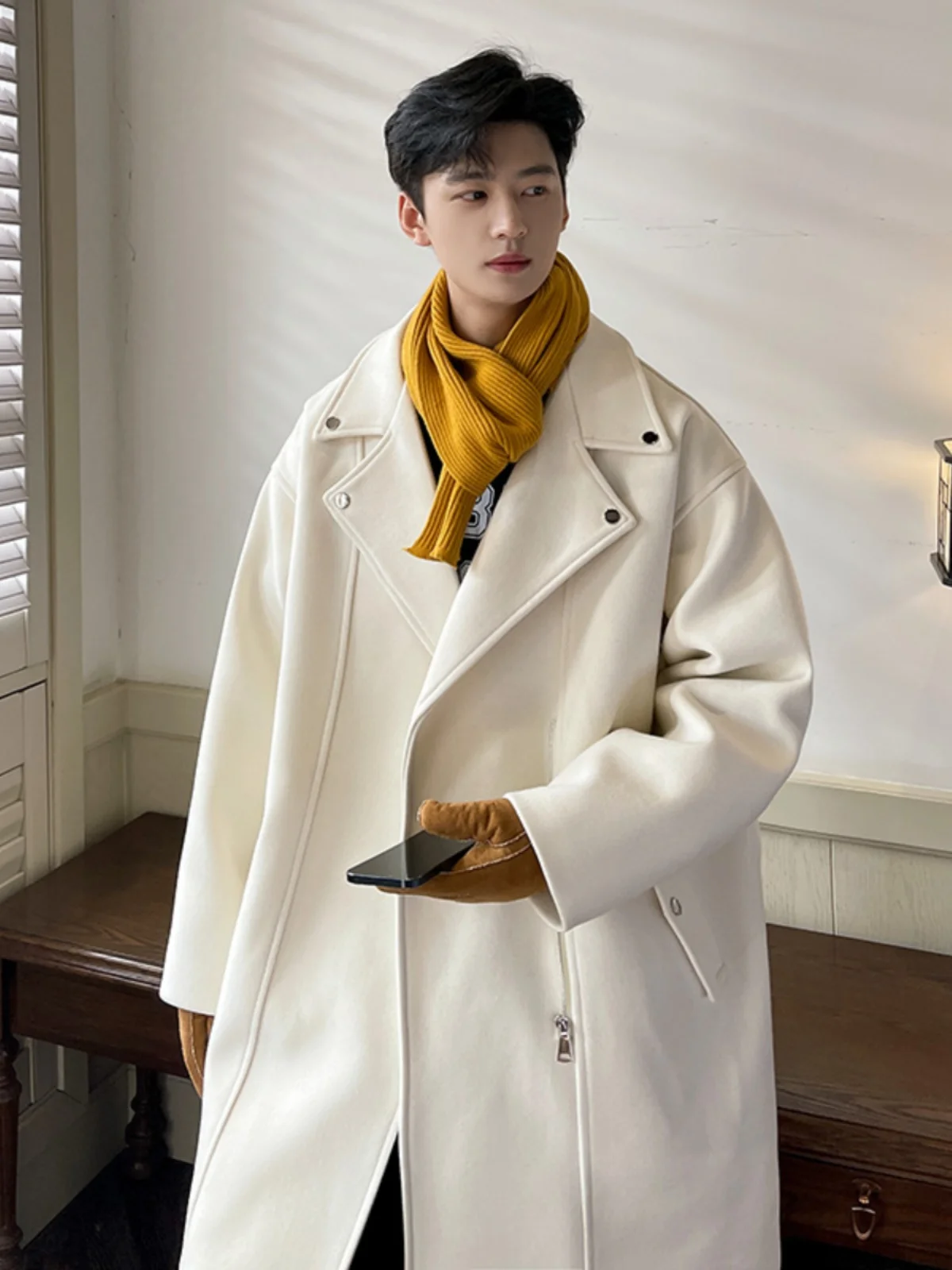 Мужское шерстяное пальто в стиле барокко, осенне-зимнее, средней длины, с отложным воротником, оверсайз, модная верхняя одежда
Мужское шерстяное пальто в стиле барокко, осенне-зимнее, средней длины, с отложным воротником, оверсайз, модная верхняя одежда