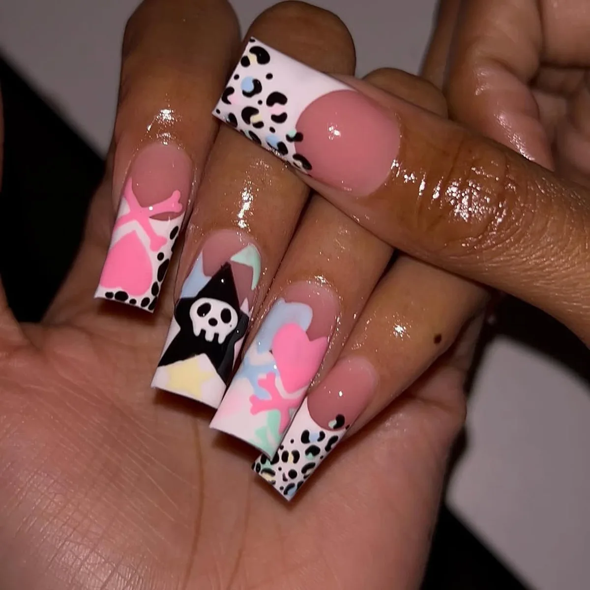 24PCS Y2K Fake Nails with Square Star Swirl Stripe Design False Nails Sweet Cool Style Cow Print Press on Nails Edgy Removable
24PCS Y2K Fake Nails with Square Star Swirl Stripe Design False Nails Sweet Cool Style Cow Print Press on Nails Edgy Removable