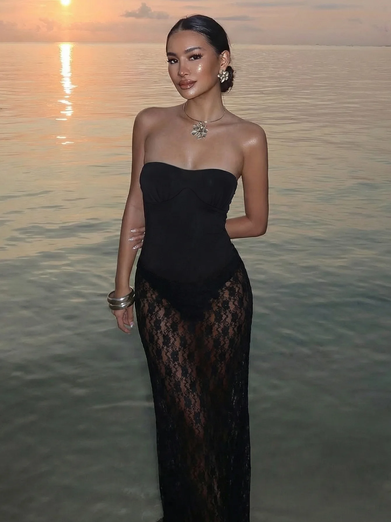 2026 Female Casual Black Holiday Maxi Dress Lace Patchwork Slim Fit Club Party Dress Elegant Strapless Hollow Out Summer Long Dr
2026 Female Casual Black Holiday Maxi Dress Lace Patchwork Slim Fit Club Party Dress Elegant Strapless Hollow Out Summer Long Dr