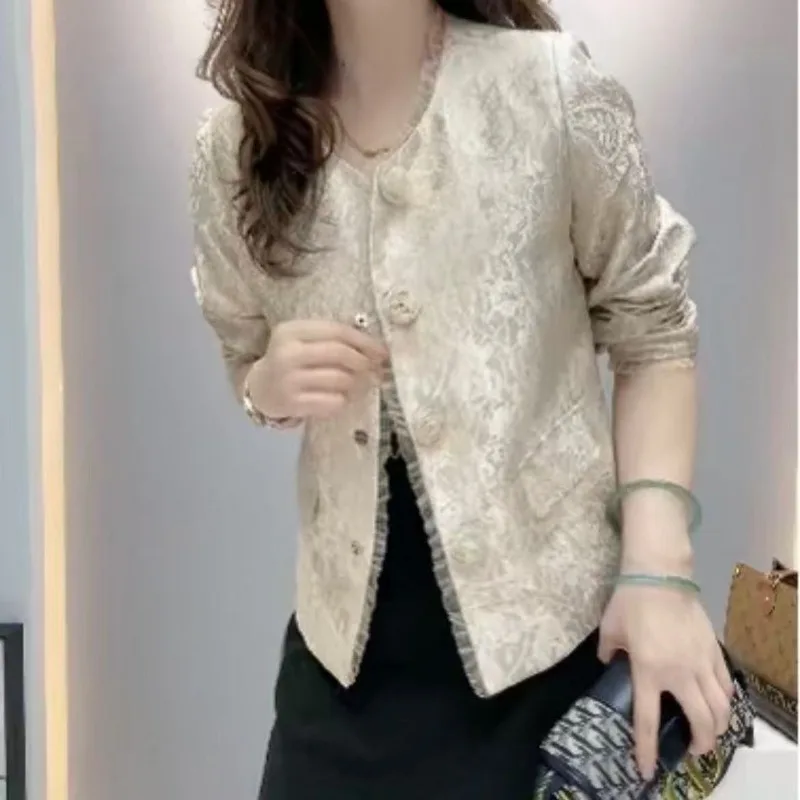 Chinese Jacquard Design 2025 Spring and Autumn New Retro Style High-end Short Long-sleeved Top
Chinese Jacquard Design 2025 Spring and Autumn New Retro Style High-end Short Long-sleeved Top