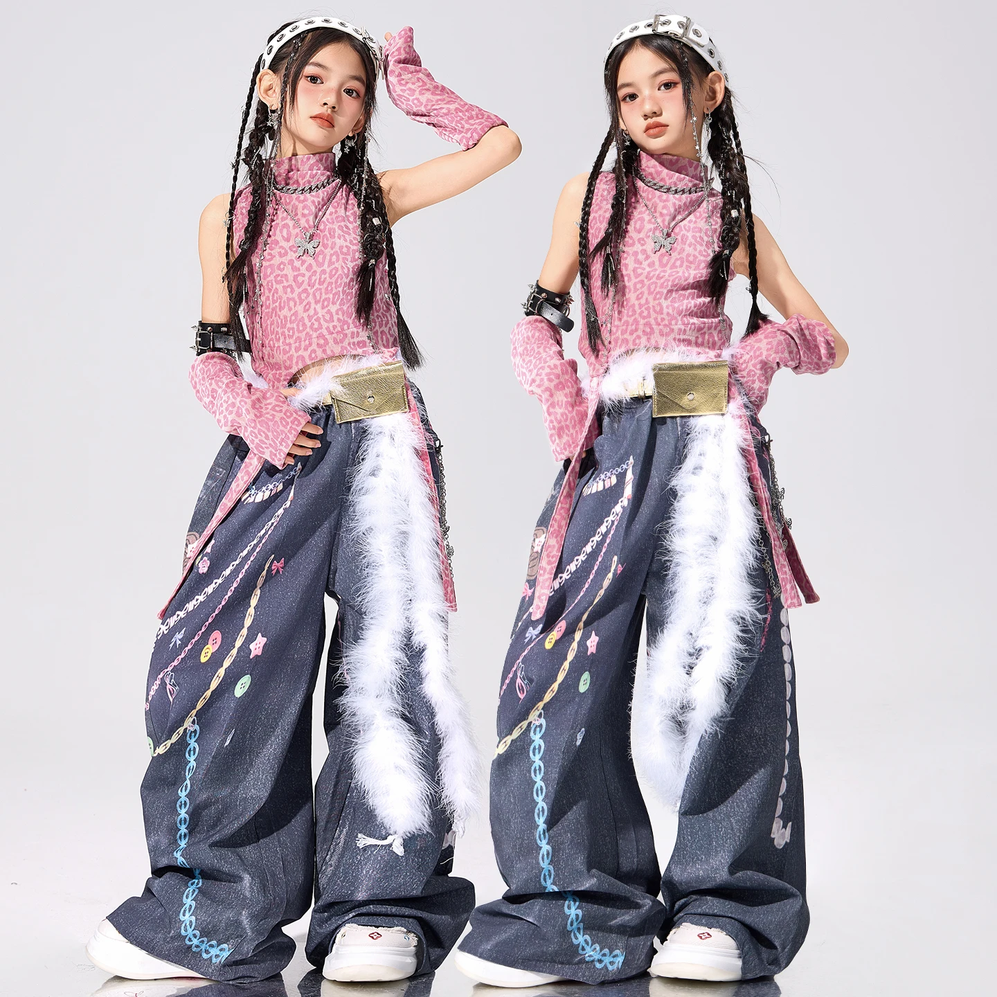 Уличная одежда для групп девочек, костюмы в стиле хип-хоп для девочек, милые укороченные топы с открытыми плечами, детский укороченный топ K-pop, джинсовые штаны, комплекты одежды для джаза, детские комплекты
Уличная одежда для групп девочек, костюмы в стиле хип-хоп для девочек, милые укороченные топы с открытыми плечами, детский укороченный топ K-pop, джинсовые штаны, комплекты одежды для джаза, детские комплекты