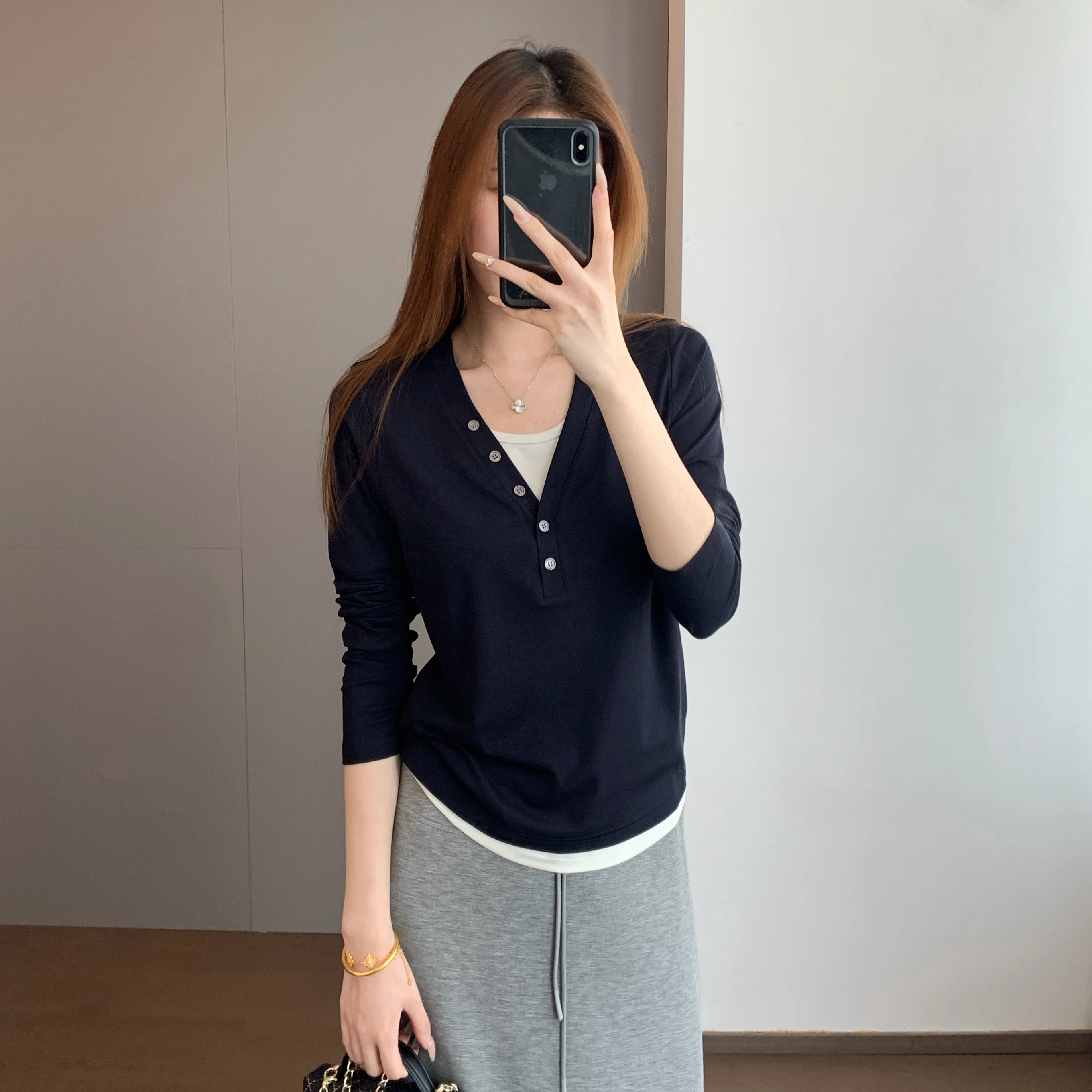 TheWow Design Sensation Slimming V-Neck Long Sleeve T-Shirt Lyrca Soft Fabric Button Detail Spring Summer Casual Style
TheWow Design Sensation Slimming V-Neck Long Sleeve T-Shirt Lyrca Soft Fabric Button Detail Spring Summer Casual Style