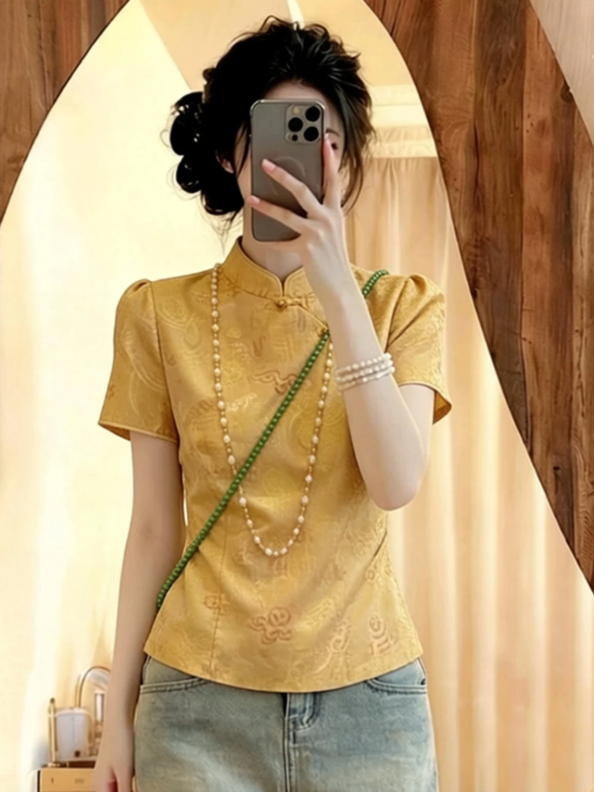 Gold New Chinese Style Stand Collar Short Sleeve Embroidered Shirt Women Summer Slim Fit Waist Cinched Button up Top
Gold New Chinese Style Stand Collar Short Sleeve Embroidered Shirt Women Summer Slim Fit Waist Cinched Button up Top