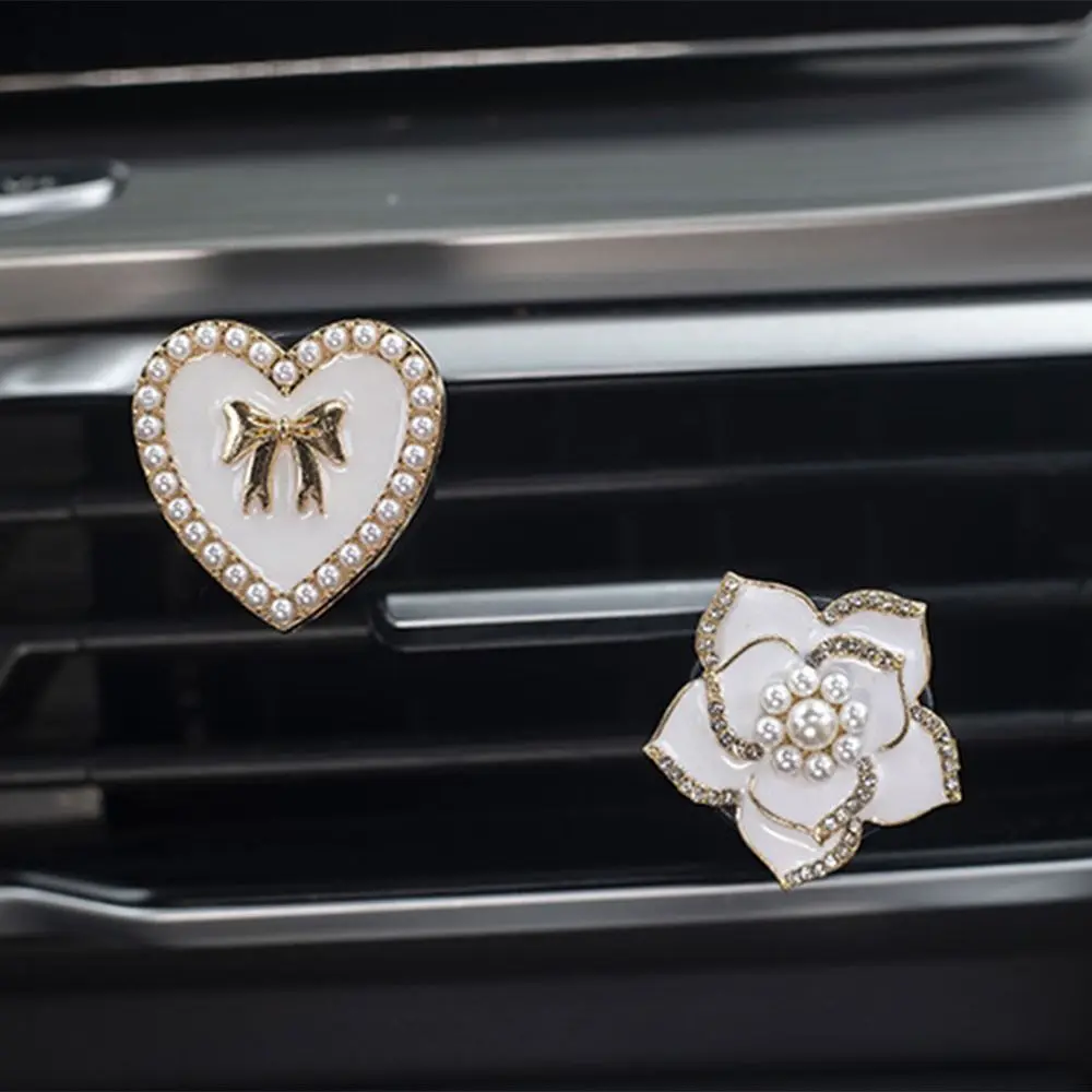 Diamond-studded Pearl Heart Shape Car Air Freshener Exquisite Long Lasting Car Aromatherapy Clip Non-toxic Alloy
Diamond-studded Pearl Heart Shape Car Air Freshener Exquisite Long Lasting Car Aromatherapy Clip Non-toxic Alloy