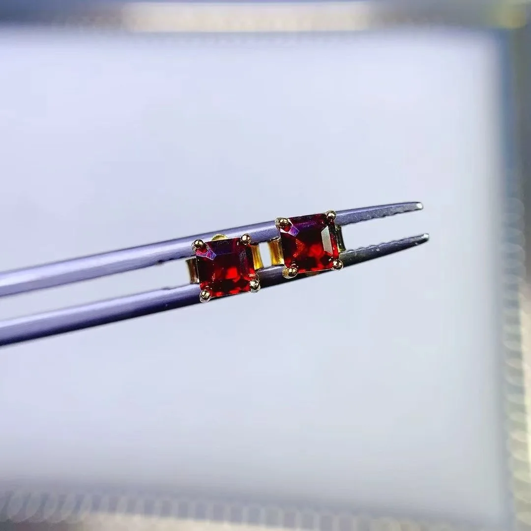 KJJEAXCMY High End Women's Earrings Natural Garnet S925 Silver with Electroplating Boasting High Clarity Full Brilliance
KJJEAXCMY High End Women's Earrings Natural Garnet S925 Silver with Electroplating Boasting High Clarity Full Brilliance