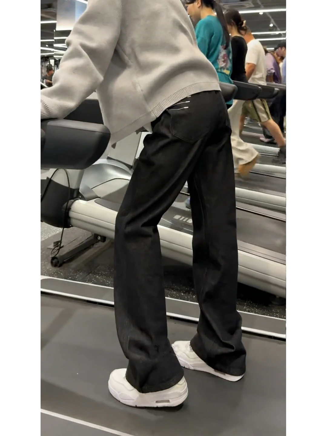 Men's Slim Fit Jeans mid Waist Straight Leg Zipper Fly Original Denim Bell Bot Enhanced Slimming Effect Spring Season
Men's Slim Fit Jeans mid Waist Straight Leg Zipper Fly Original Denim Bell Bot Enhanced Slimming Effect Spring Season