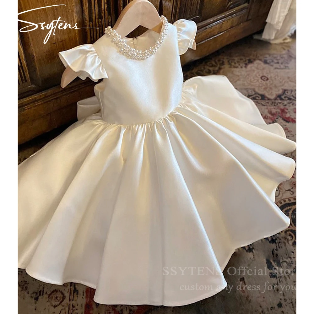 SSYTENS Pearls Satin Flower Girl Dress O Neck Short Sleeves 2025 Children's Dresses Arabic Princess Birthday Kid Gown Customized
SSYTENS Pearls Satin Flower Girl Dress O Neck Short Sleeves 2025 Children's Dresses Arabic Princess Birthday Kid Gown Customized