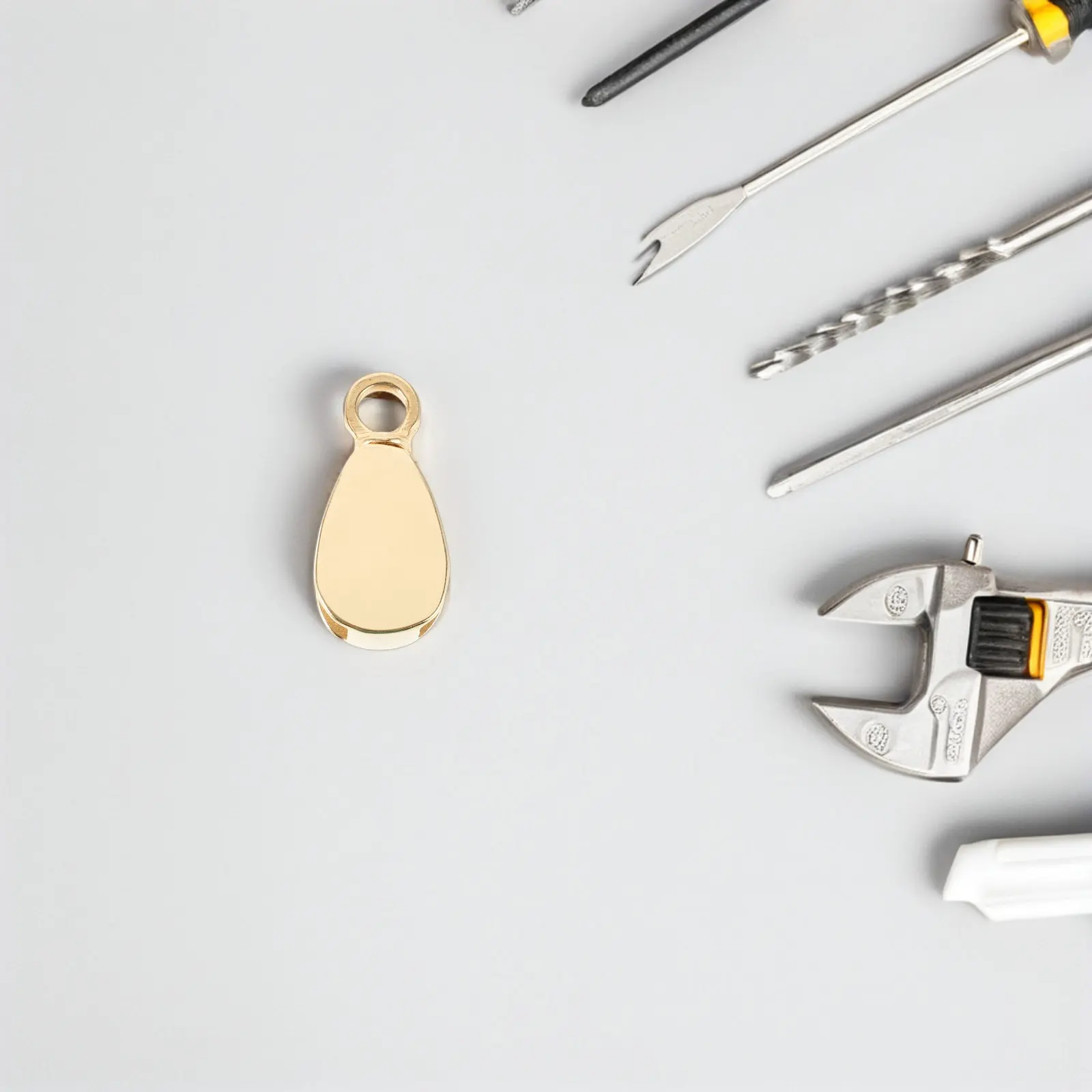 Высококачественный латунный шкив для парусных судов, яхт, флагштоков: эффективное подъемно-опускное устройство для флагов, устойчивое к атмосферным воздействиям, с полированной отделкой, морское применение
Высококачественный латунный шкив для парусных судов, яхт, флагштоков: эффективное подъемно-опускное устройство для флагов, устойчивое к атмосферным воздействиям, с полированной отделкой, морское применение