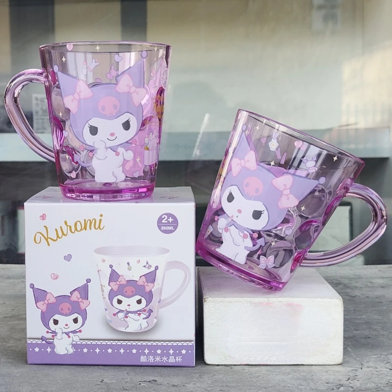 Хрустальная чашка Sanrio Kuromi, детская чашка для чистки зубов, чашка для питьевой воды для мальчиков и девочек, детский сад, защита от падения, изысканный подарок
Хрустальная чашка Sanrio Kuromi, детская чашка для чистки зубов, чашка для питьевой воды для мальчиков и девочек, детский сад, защита от падения, изысканный подарок