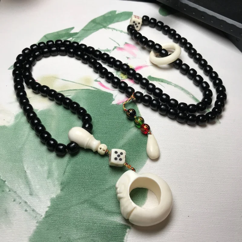 Natural ox horn, always winning when gambling, paired with ox dragon ring dice and ox bone integrated three-way running rin
Natural ox horn, always winning when gambling, paired with ox dragon ring dice and ox bone integrated three-way running rin