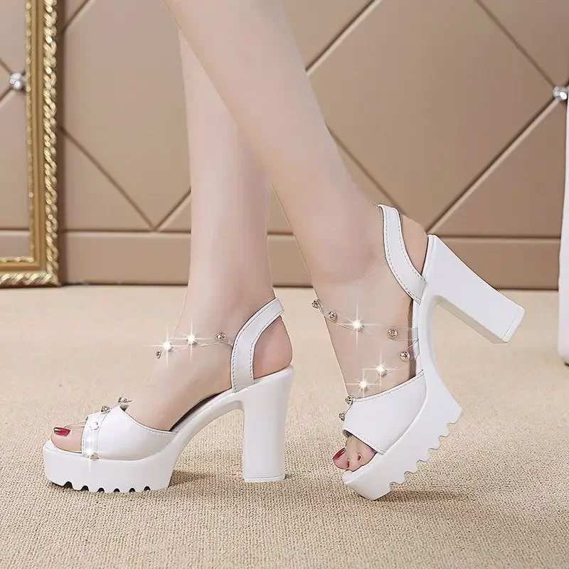 Шикарные и элегантные женские босоножки на толстом каблуке с заклепками, оптовая продажа, VIP-низкая цена, тренд 2025, роскошное летнее предложение, удобная женская обувь
Шикарные и элегантные женские босоножки на толстом каблуке с заклепками, оптовая продажа, VIP-низкая цена, тренд 2025, роскошное летнее предложение, удобная женская обувь