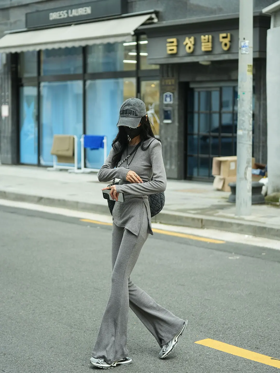 Grey Two-Piece Set Women's Spring New Long Sleeve Asymmetrical Slimming Micro Flare Pants Fashionable Ensemble Long Pants
Grey Two-Piece Set Women's Spring New Long Sleeve Asymmetrical Slimming Micro Flare Pants Fashionable Ensemble Long Pants