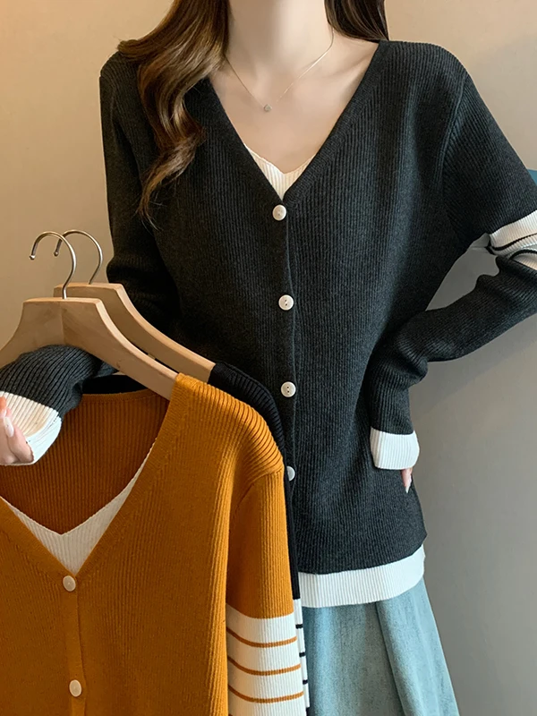 Fashionable Striped V-Neck Long Sleeve Knitted Top Large Size Women's Spring Clothing Pure Color Trendy Fake Two-Piece Sweater
Fashionable Striped V-Neck Long Sleeve Knitted Top Large Size Women's Spring Clothing Pure Color Trendy Fake Two-Piece Sweater