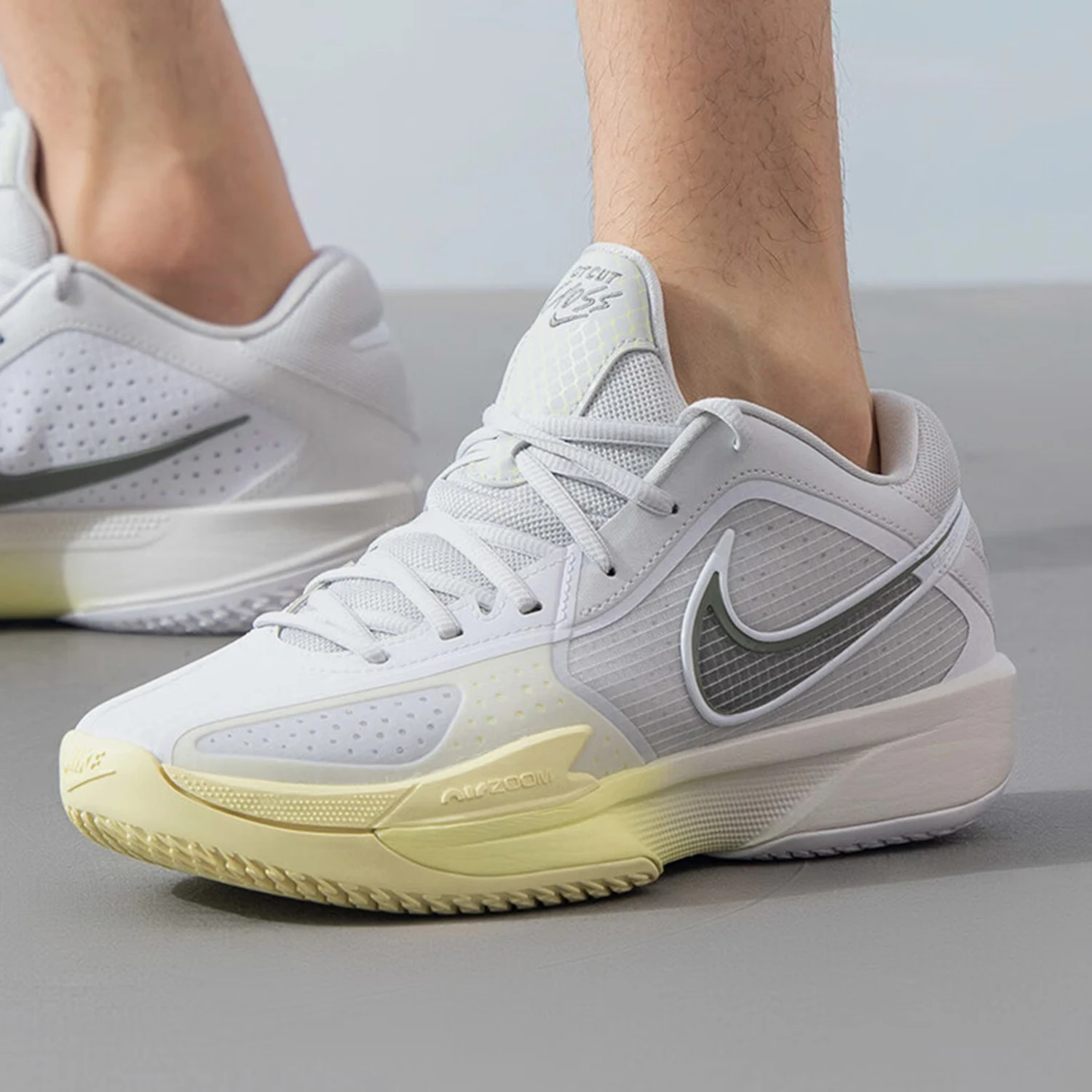 Nike Authentic G.T. CUT CROSS EP Men's Sports Basketball Shoes HF0231-002
Nike Authentic G.T. CUT CROSS EP Men's Sports Basketball Shoes HF0231-002