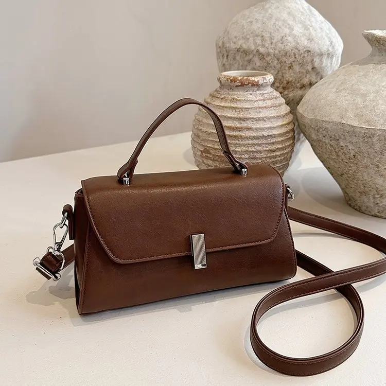 2025 Spacious Shoulder Bag for Women Large Capacity Tote Bag, Fashion Crossbody Purse Versatile Minimalist Top Handle Bag
2025 Spacious Shoulder Bag for Women Large Capacity Tote Bag, Fashion Crossbody Purse Versatile Minimalist Top Handle Bag