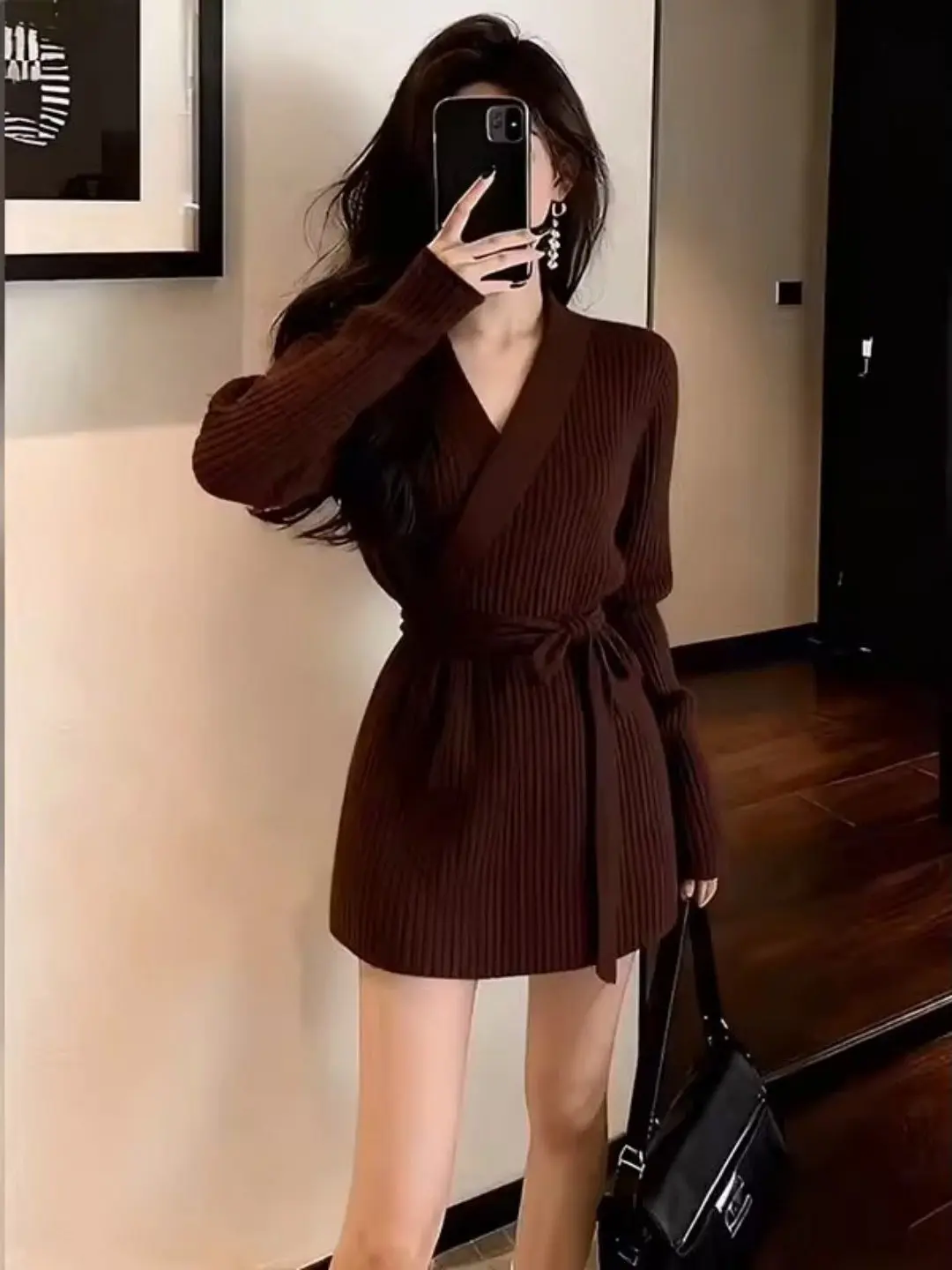 Brown V-ne Knitted Dr with Belt A-line Skirt Women's Faionable Vintage Waist-cinching ort Skirt 2026 New Arrival
Brown V-ne Knitted Dr with Belt A-line Skirt Women's Faionable Vintage Waist-cinching ort Skirt 2026 New Arrival