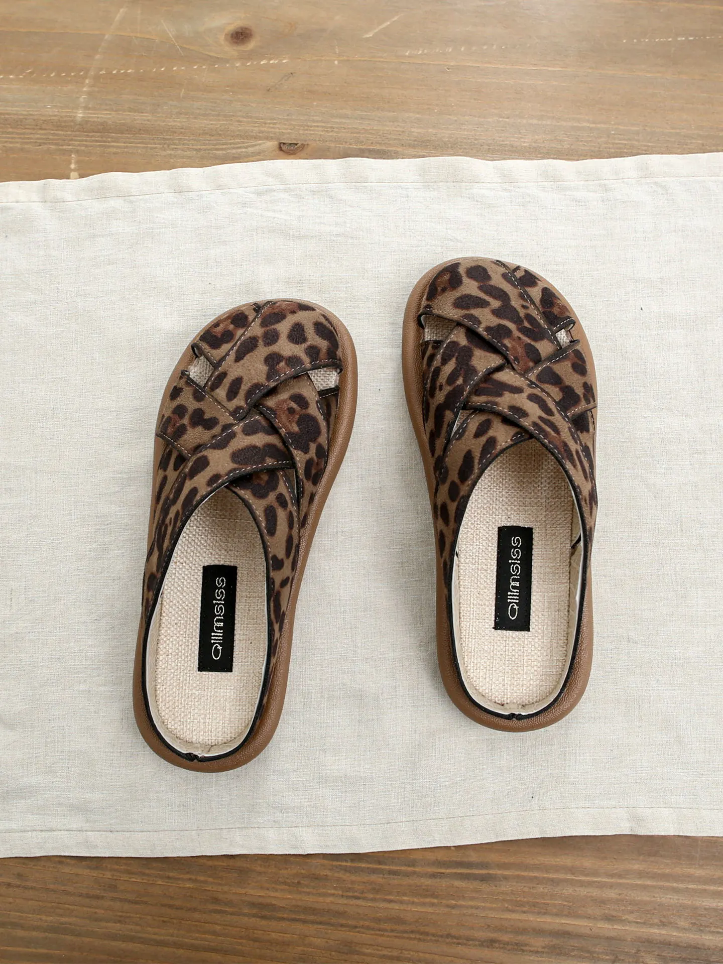 Women's Leopard Print Slip-On Sandals Breathable Casual Cotton Linen Woven Flat Bottom Retro Big Head Cool Shoes
Women's Leopard Print Slip-On Sandals Breathable Casual Cotton Linen Woven Flat Bottom Retro Big Head Cool Shoes