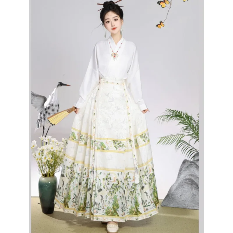 Simple national style improved horse skirt, daily travel thin new Chinese commuting antique women's full set
Simple national style improved horse skirt, daily travel thin new Chinese commuting antique women's full set