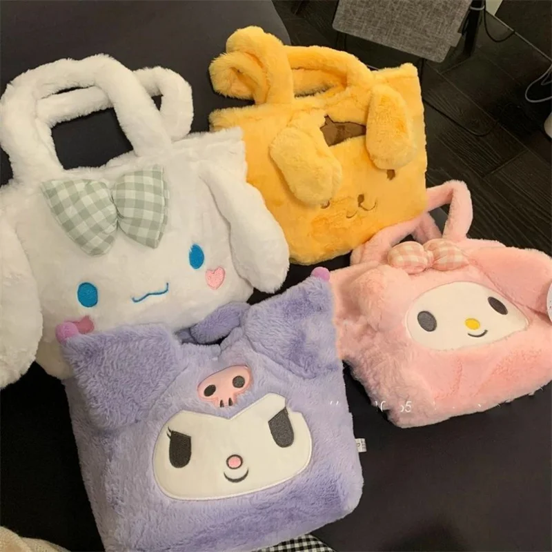 Kawaii Sanrio Cinnamoroll Handbag Kuromi My Melody Student Cartoon Anime Winter Plush Crossbody Portable Lunch Box Girl Gift
Kawaii Sanrio Cinnamoroll Handbag Kuromi My Melody Student Cartoon Anime Winter Plush Crossbody Portable Lunch Box Girl Gift