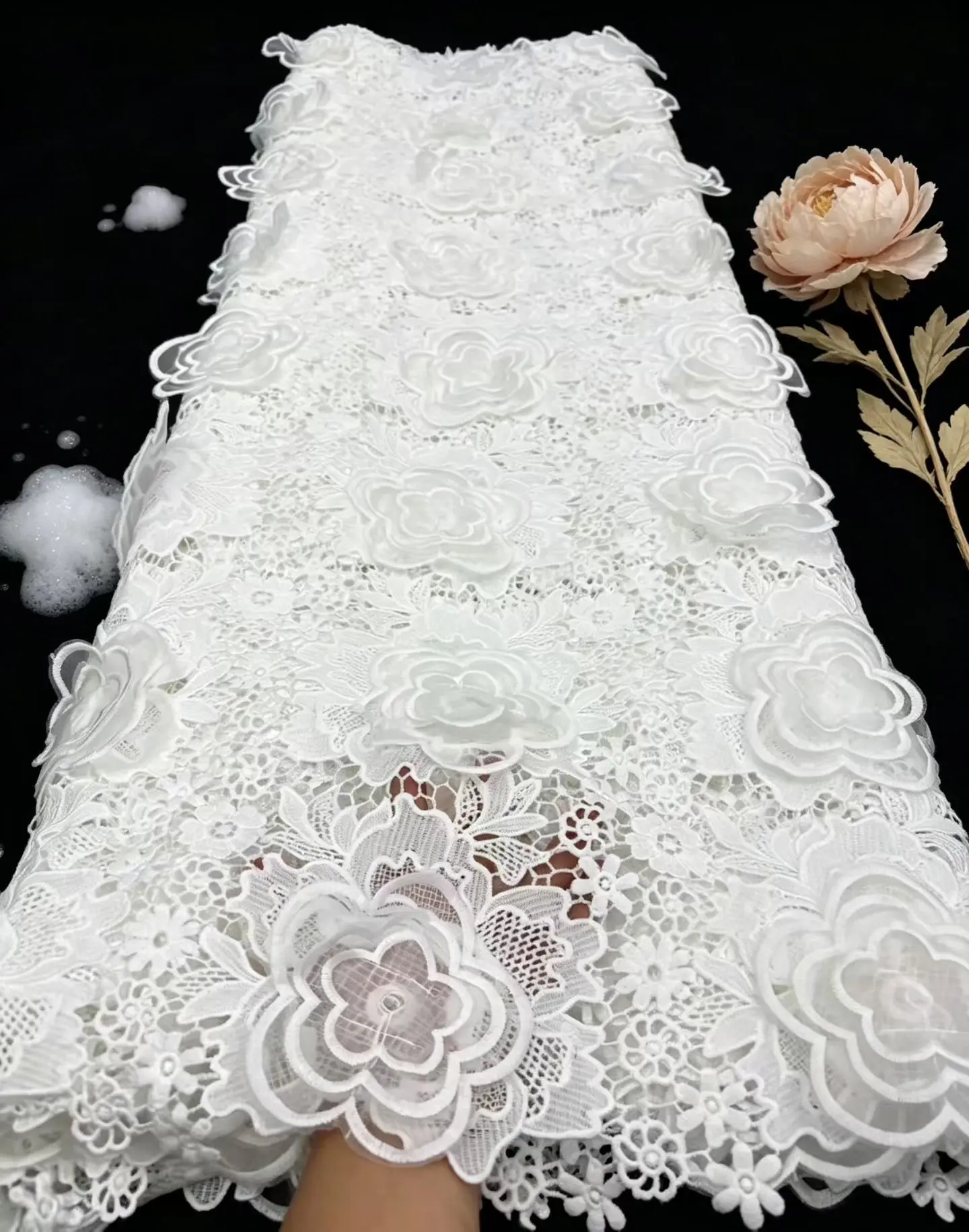 White Luxury African 3D Flowers Embroidery French Tulle Lace Fabric for Nigerian Wedding Dress Party French Style Sewing G148-1
White Luxury African 3D Flowers Embroidery French Tulle Lace Fabric for Nigerian Wedding Dress Party French Style Sewing G148-1
