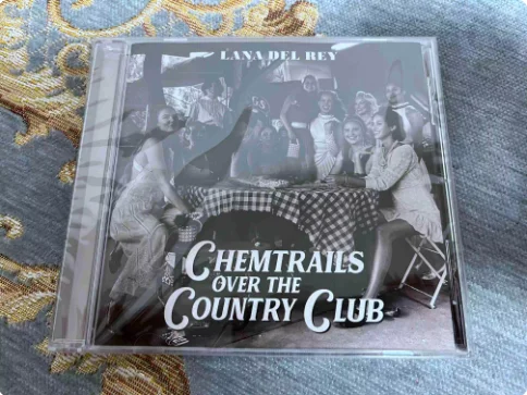 Classic Dream Pop & Folk Album Lana Del Rey Music CD Chemtrails Over The Country Club Cosplay Walkman Car Soundtracks Box Gifts
Classic Dream Pop & Folk Album Lana Del Rey Music CD Chemtrails Over The Country Club Cosplay Walkman Car Soundtracks Box Gifts