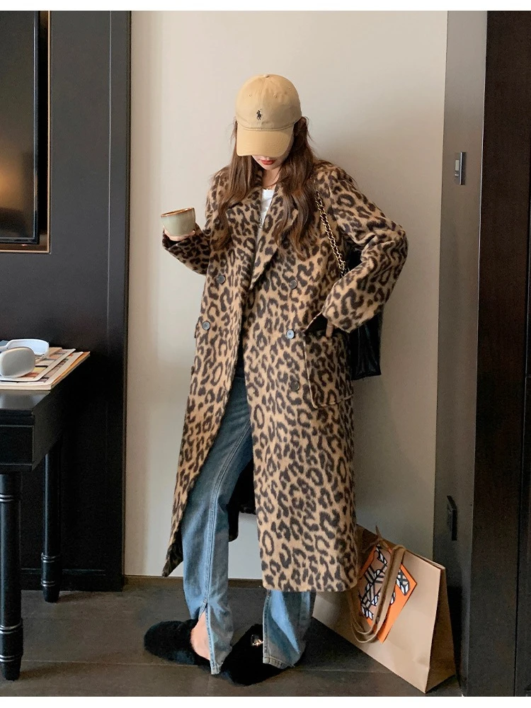 Onecozyday Women's Leopard Print Wool Coat 2025 Autumn New Korean Style Double-Breasted Elegant Suit Collar Outerwears
Onecozyday Women's Leopard Print Wool Coat 2025 Autumn New Korean Style Double-Breasted Elegant Suit Collar Outerwears