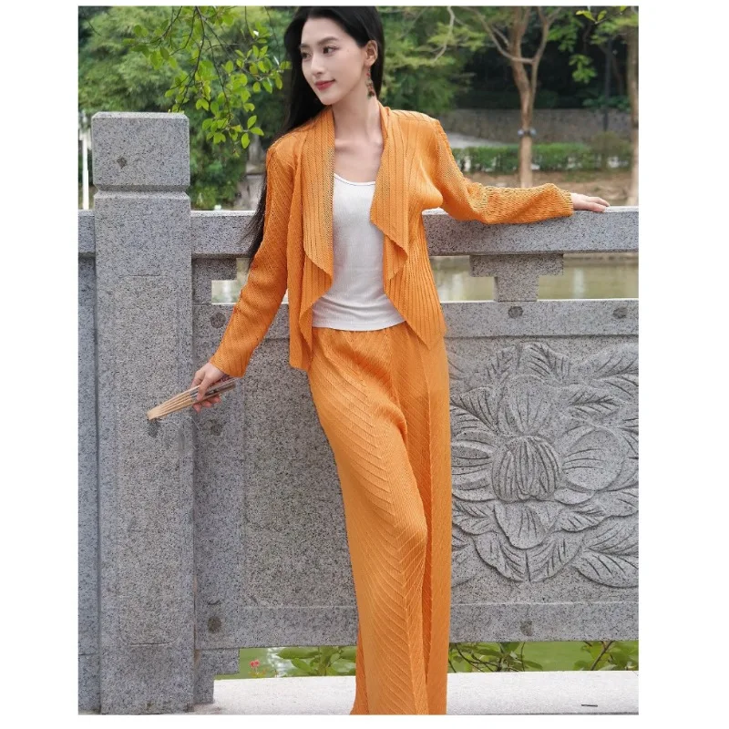 Miyake Pleated Pants Suit 2026 New Light Mature Wind Suit Female Spring Fall Commuting Ageing Wide Leg Pants 2-piece Temperament
Miyake Pleated Pants Suit 2026 New Light Mature Wind Suit Female Spring Fall Commuting Ageing Wide Leg Pants 2-piece Temperament
