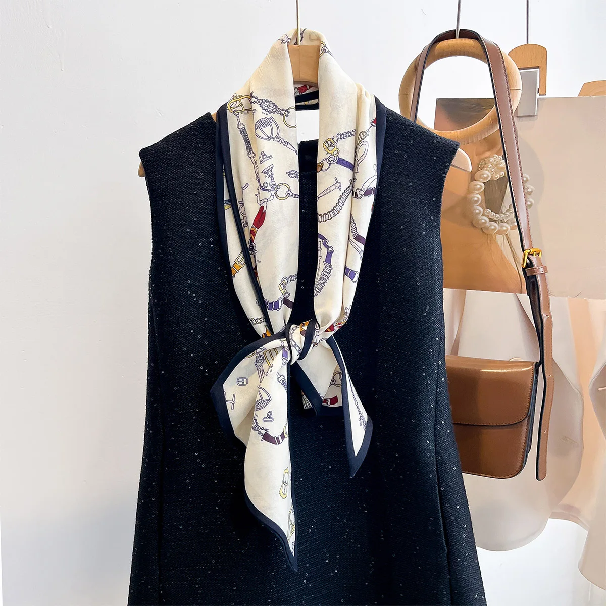 Fashion Women Satin Ribbon Double-layer 21x144cm Long Narrow Hairband Hair Decoration Professional Neckscarf High-Style Scarf
Fashion Women Satin Ribbon Double-layer 21x144cm Long Narrow Hairband Hair Decoration Professional Neckscarf High-Style Scarf