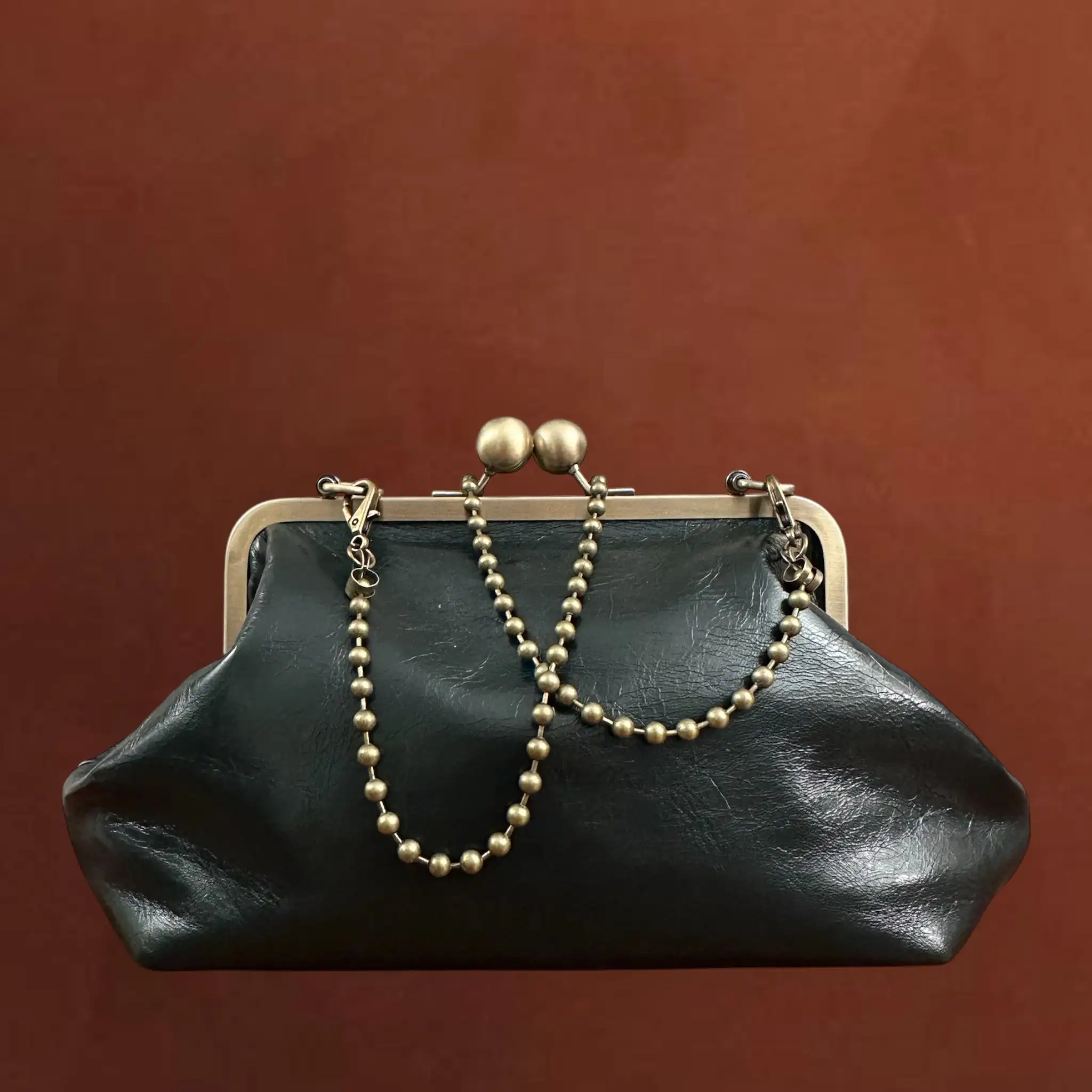 Винтажная кожаная сумка Lost in, коричневая кожаная сумка на заказ, металлический каркас, замок-поцелуй, бронзовая застежка-кнопка с кошельком в виде сфер, 30x16x9 см
Винтажная кожаная сумка Lost in, коричневая кожаная сумка на заказ, металлический каркас, замок-поцелуй, бронзовая застежка-кнопка с кошельком в виде сфер, 30x16x9 см