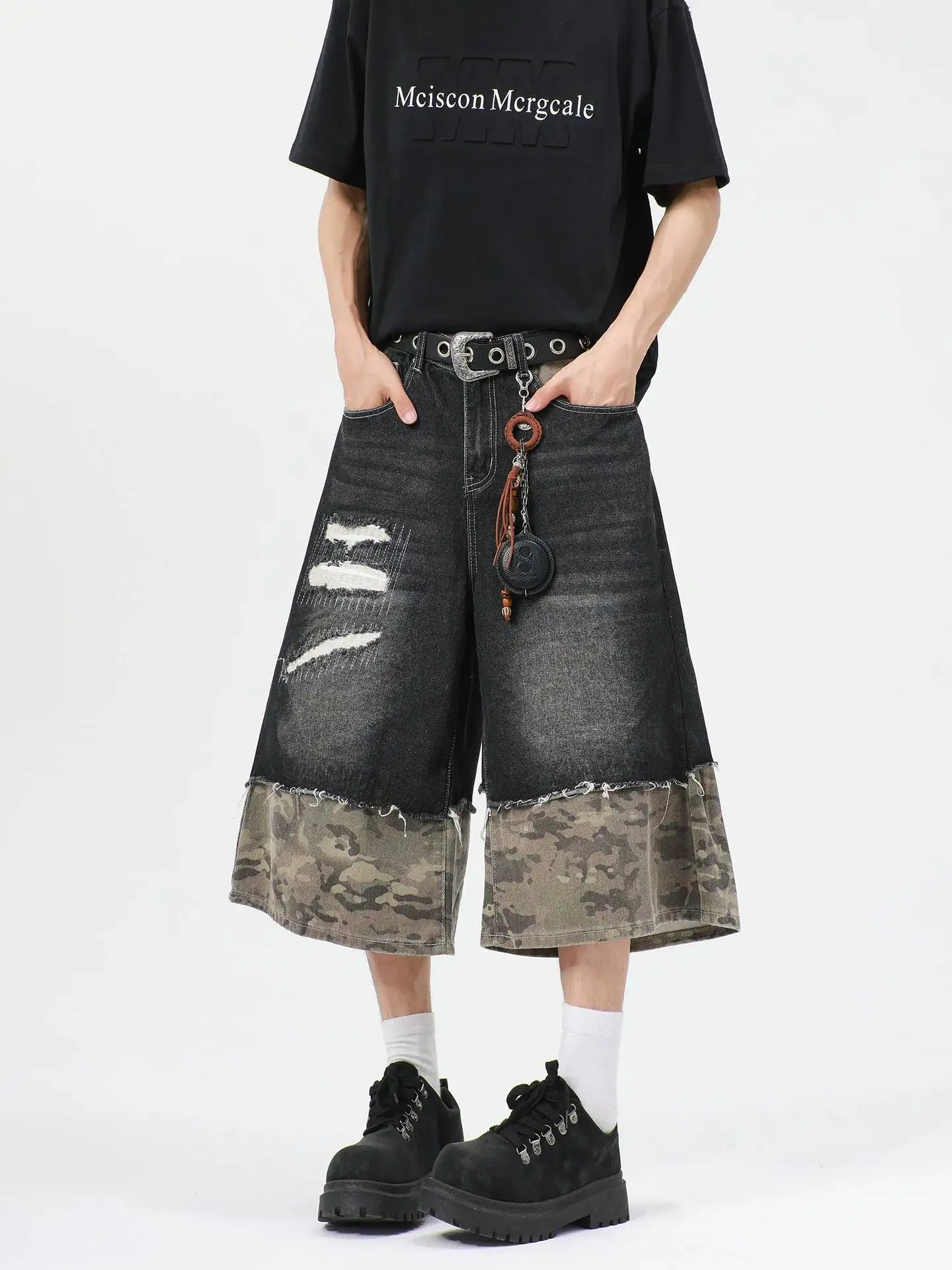 2026 New Summer Men's American Retro Camouflage Spliced Denim Shorts Street Hip Hop Loose Casual Wide Leg Capri Pants Bottoms
2026 New Summer Men's American Retro Camouflage Spliced Denim Shorts Street Hip Hop Loose Casual Wide Leg Capri Pants Bottoms