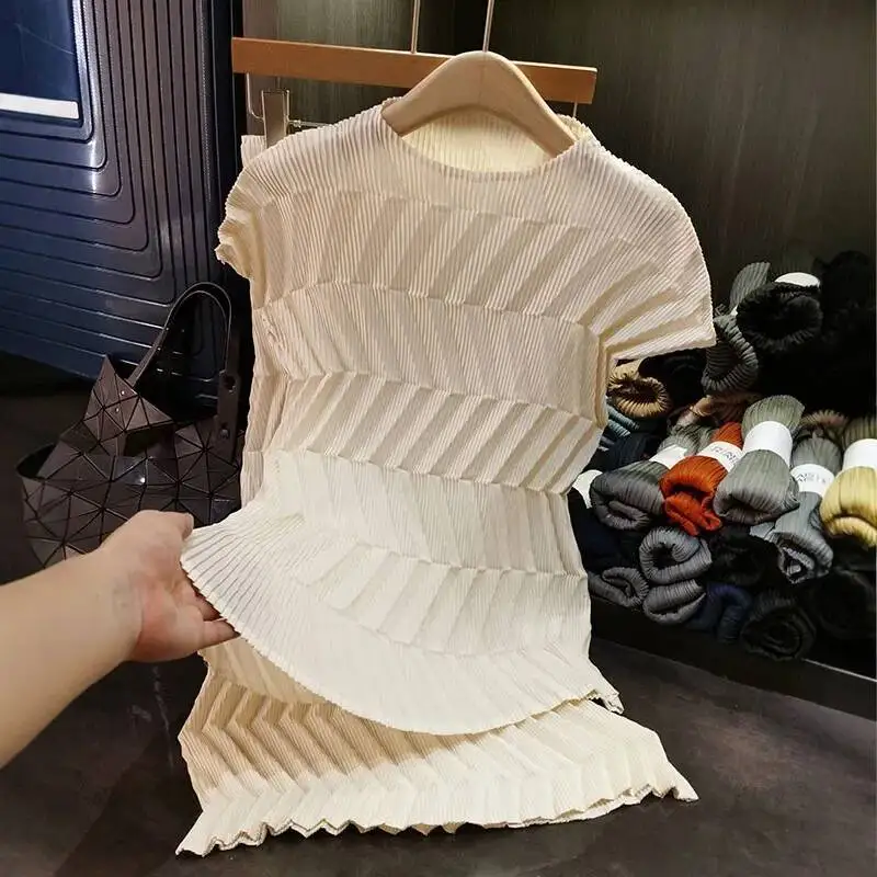 Spliced Pleated Niche Women's Two Pieces Set Round Collar Sleeveless Pullover Top And Elastic Waist A-line Skirt 249AU
Spliced Pleated Niche Women's Two Pieces Set Round Collar Sleeveless Pullover Top And Elastic Waist A-line Skirt 249AU