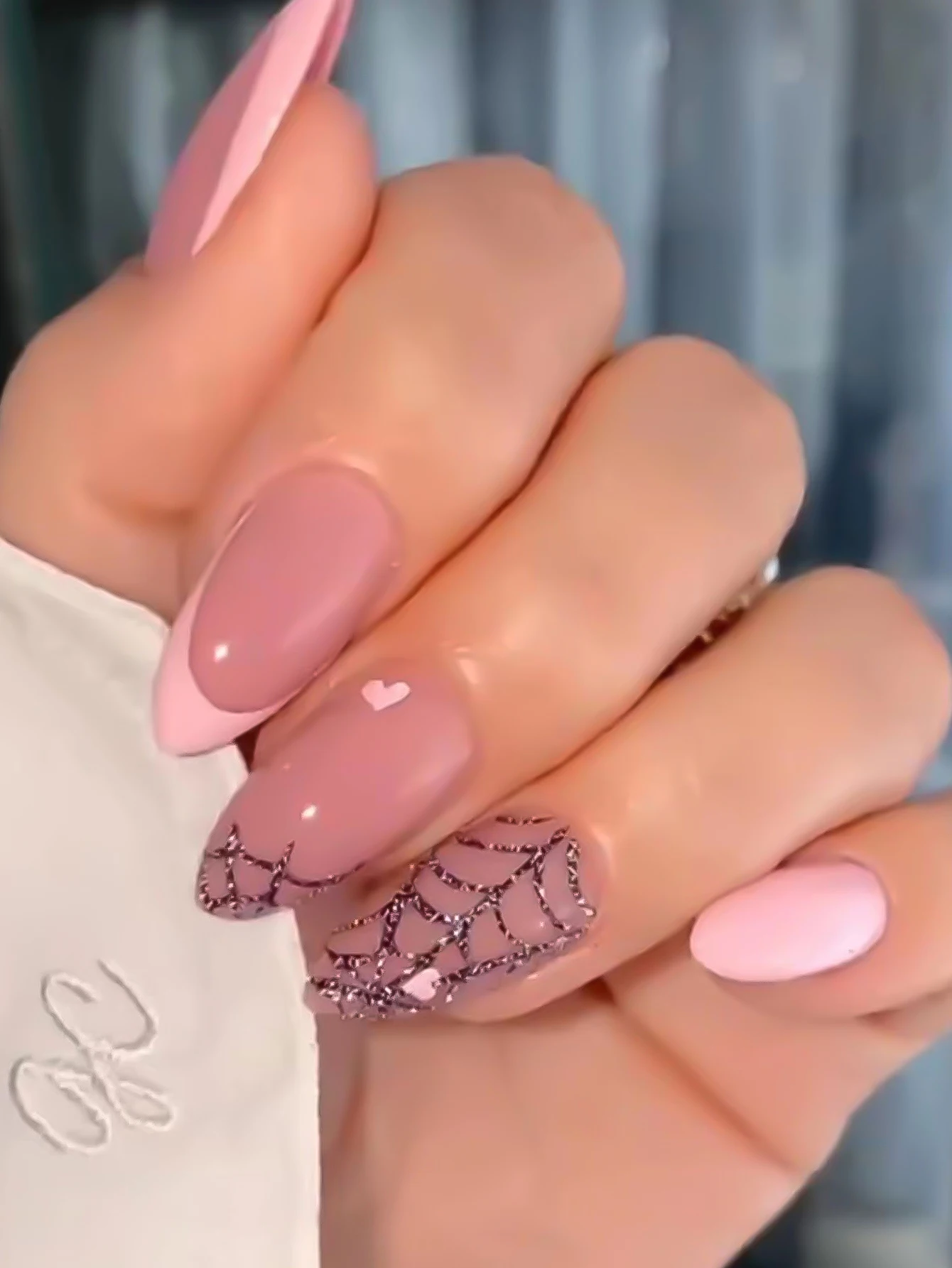 W289 24pcs Cobweb Patterns Almond Fake Nails Lightweight Durable False Nails for Women Girls Nail Decor
W289 24pcs Cobweb Patterns Almond Fake Nails Lightweight Durable False Nails for Women Girls Nail Decor