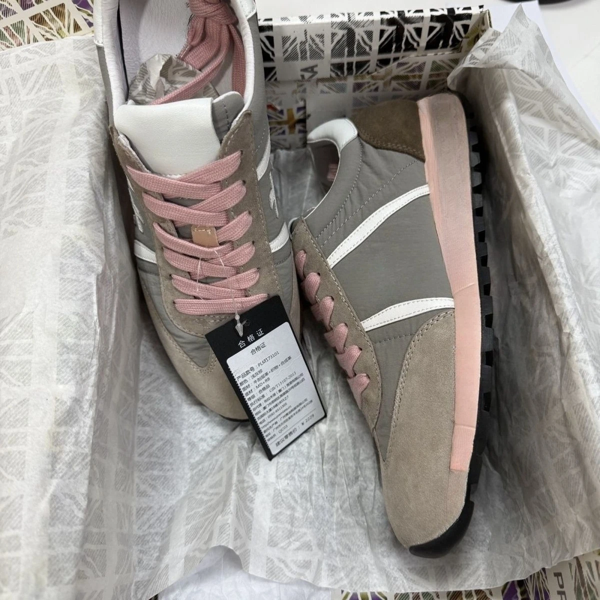 2026 New Women Suede Lightweight Casual Fashion Sneakers
2026 New Women Suede Lightweight Casual Fashion Sneakers