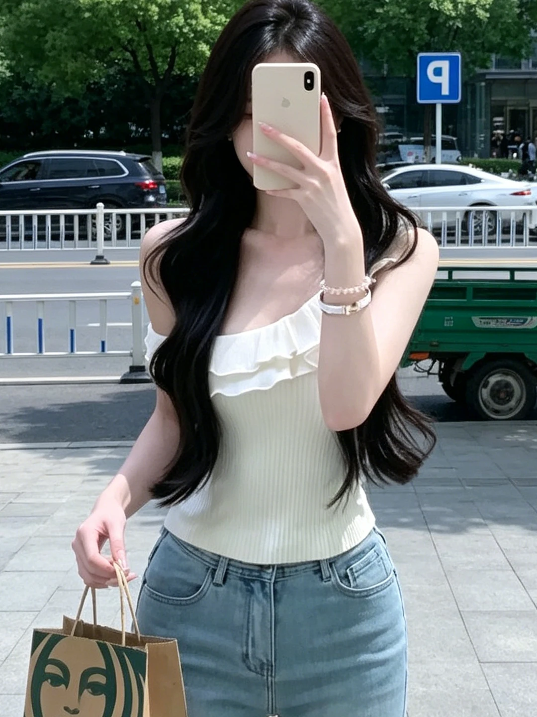 Spicy Girl Knitted Short Crop Top Women's Summer New Style Lace Trim Slimming Vest Casual Style Soft Fabric Breathable Skin-F...
Spicy Girl Knitted Short Crop Top Women's Summer New Style Lace Trim Slimming Vest Casual Style Soft Fabric Breathable Skin-F...