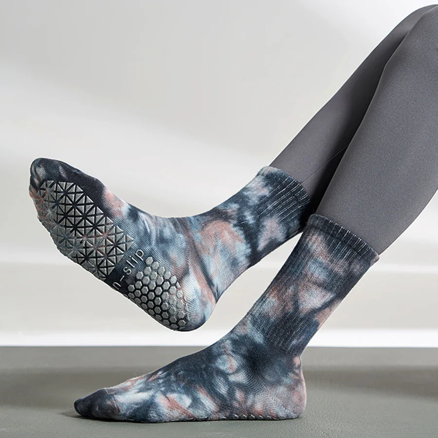 Spring gradient mid tube yoga socks, anti slip women's sweat absorbing, breathable, odor proof sports socks, fitness Pula socks
Spring gradient mid tube yoga socks, anti slip women's sweat absorbing, breathable, odor proof sports socks, fitness Pula socks
