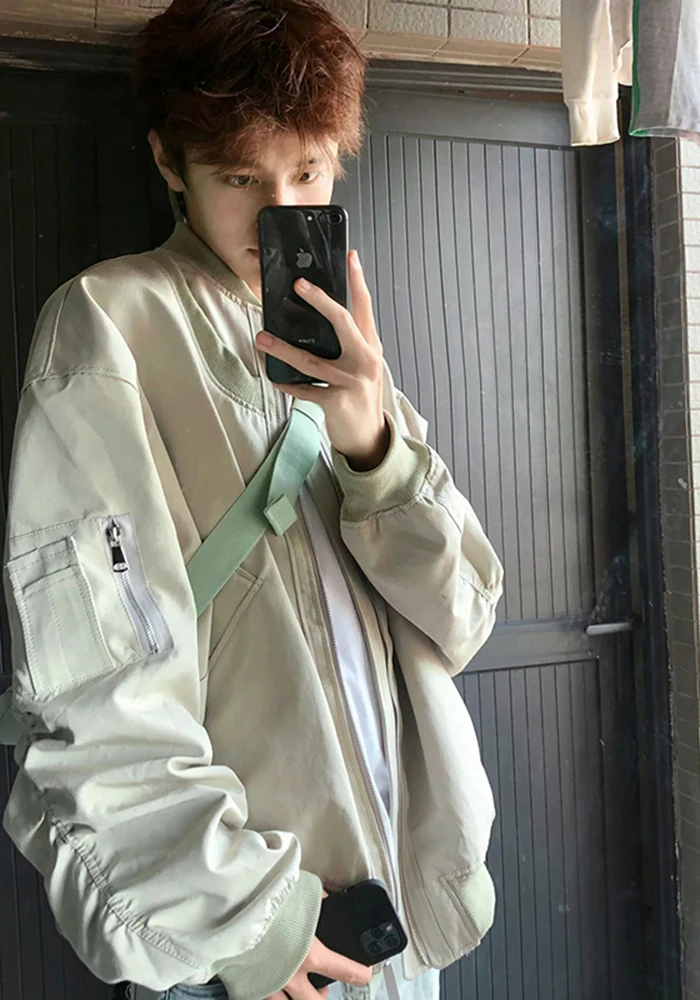 Мужская модная демисезонная куртка-бомбер Cleanfit с воротником-стойкой в американском стиле, утепленная, для активного отдыха
Мужская модная демисезонная куртка-бомбер Cleanfit с воротником-стойкой в американском стиле, утепленная, для активного отдыха