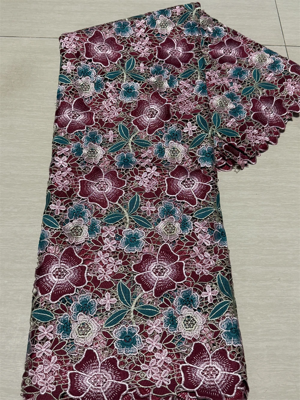 African Guipure Cord Lace Fabric Nigerian Style with Luxury 3D Water Soluble French Style For Women's Dress Sewing Material
African Guipure Cord Lace Fabric Nigerian Style with Luxury 3D Water Soluble French Style For Women's Dress Sewing Material