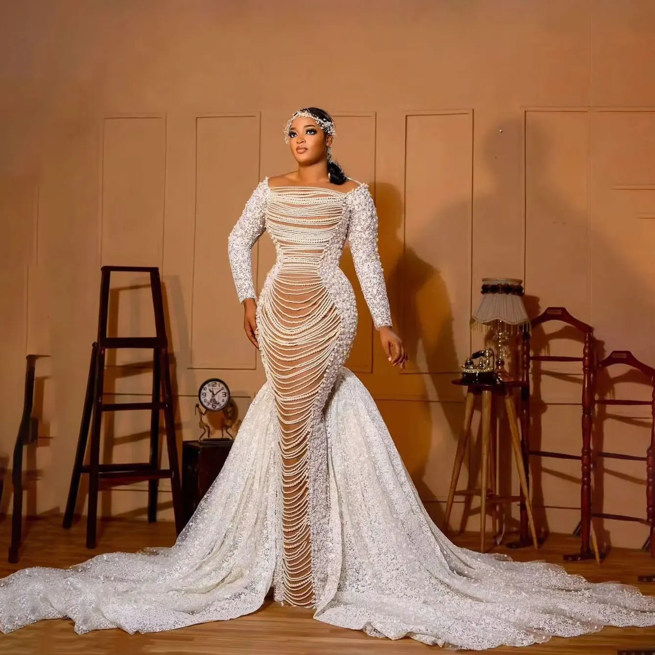 Sexy Mermaid Wedding Dress Long Sleeves Sequins Appliques Lace Pearls Detachable Train Bridal Gowns Vestina De Novia Customized
Sexy Mermaid Wedding Dress Long Sleeves Sequins Appliques Lace Pearls Detachable Train Bridal Gowns Vestina De Novia Customized