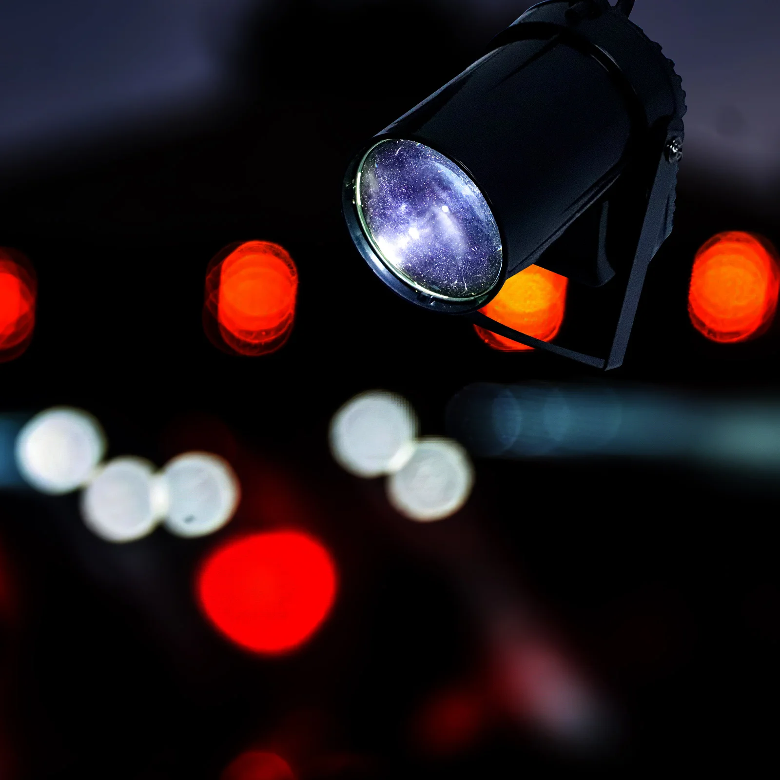 2 шт. сценические светильники, светодиодный луч, стеклянный шар, прожектор, высокая яркость, белый свет, вечерние выступления, ночные клубы, бары, дискотека, сцена
2 шт. сценические светильники, светодиодный луч, стеклянный шар, прожектор, высокая яркость, белый свет, вечерние выступления, ночные клубы, бары, дискотека, сцена